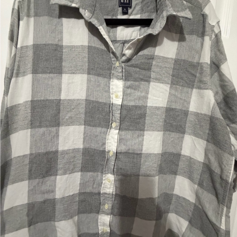 GAP Women's Gray and White Buffalo Plaid Button-Down Shirt